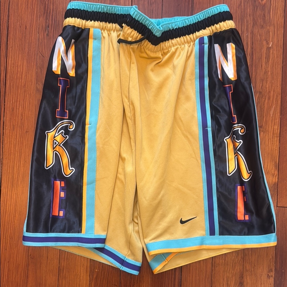 Nike Dri-FIT DNA Men's 8" Basketball Shorts